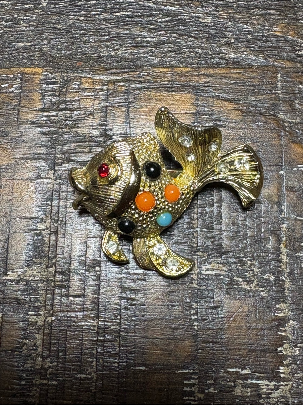 Vintage MCM Koi Gold Tone w/Colored Cabochons & Rhinestone Figural Fish Brooch - Picture 4 of 6